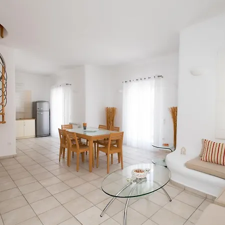 Nireas Platys Gialos (Mykonos)