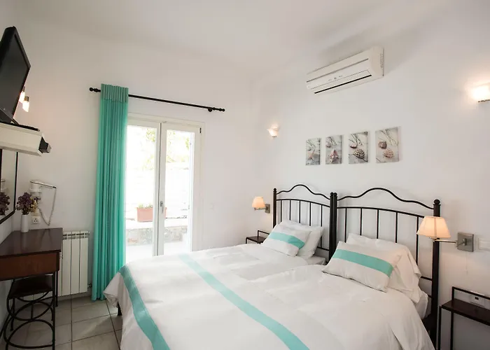 نيرياس * بلاتيس يالوس