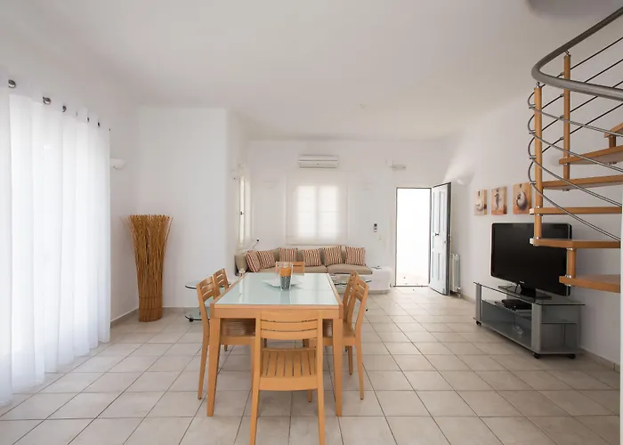 نيرياس * بلاتيس يالوس